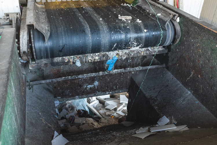 Tam, kde končí odpadky. Reportáž z vyškovské třídírny Respono, autor: Tomáš Valnoha