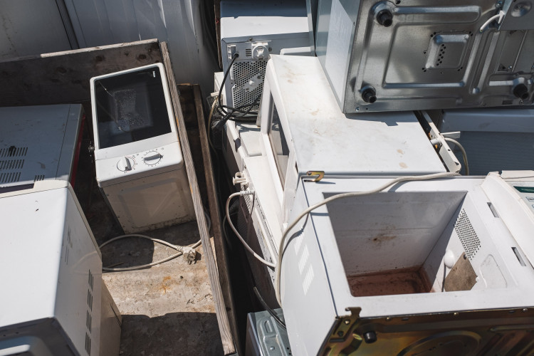 Tam, kde končí odpadky. Reportáž z vyškovské třídírny Respono, autor: Tomáš Valnoha