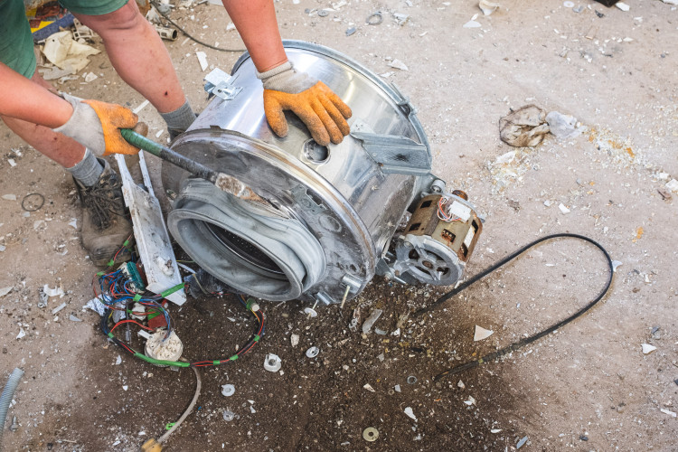 Tam, kde končí odpadky. Reportáž z vyškovské třídírny Respono, autor: Tomáš Valnoha