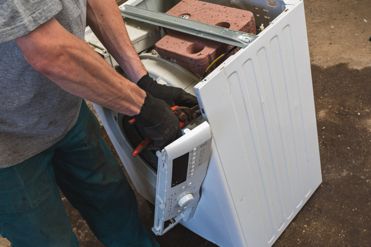 Tam, kde končí odpadky. Reportáž z vyškovské třídírny Respono, autor: Tomáš Valnoha