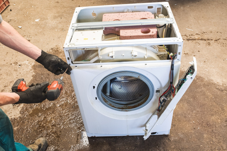 Tam, kde končí odpadky. Reportáž z vyškovské třídírny Respono, autor: Tomáš Valnoha