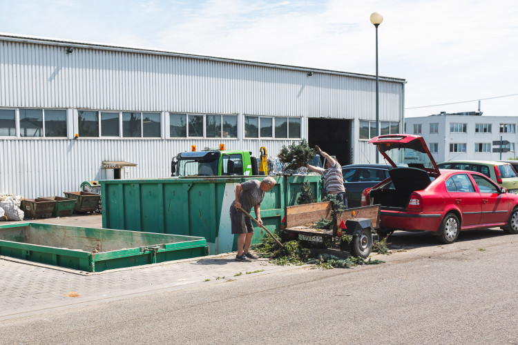 Tam, kde končí odpadky. Reportáž z vyškovské třídírny Respono, autor: Tomáš Valnoha