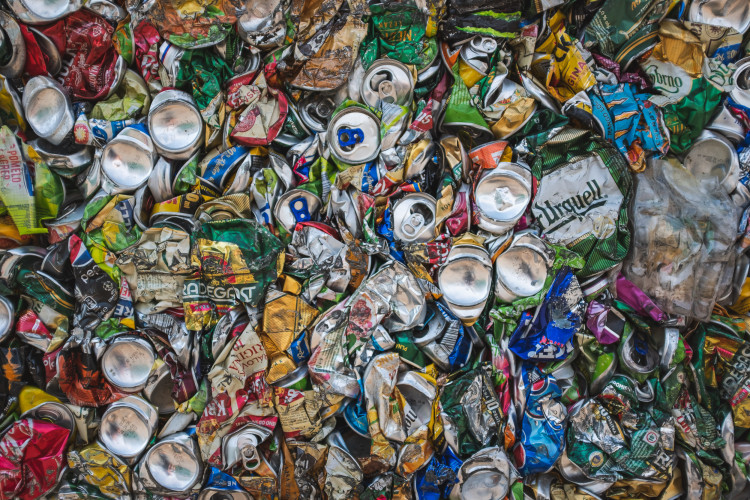 Tam, kde končí odpadky. Reportáž z vyškovské třídírny Respono, autor: Tomáš Valnoha