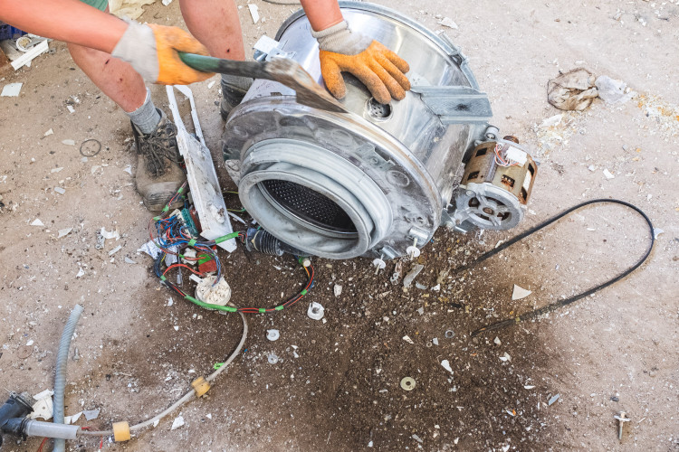 Tam, kde končí odpadky. Reportáž z vyškovské třídírny Respono, autor: Tomáš Valnoha