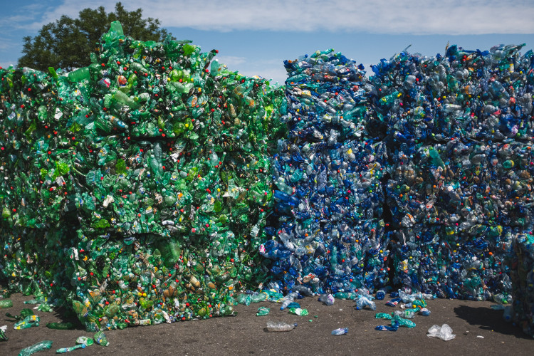 Tam, kde končí odpadky. Reportáž z vyškovské třídírny Respono, autor: Tomáš Valnoha