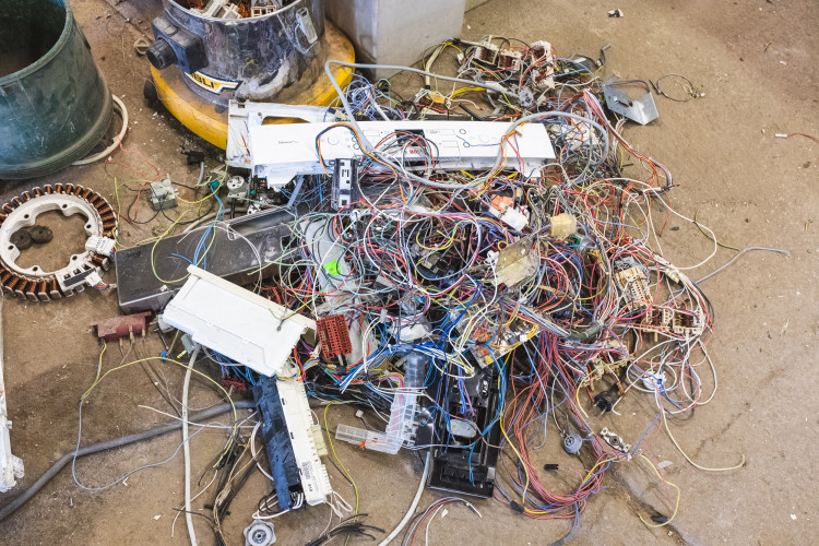 Tam, kde končí odpadky. Reportáž z vyškovské třídírny Respono, autor: Tomáš Valnoha