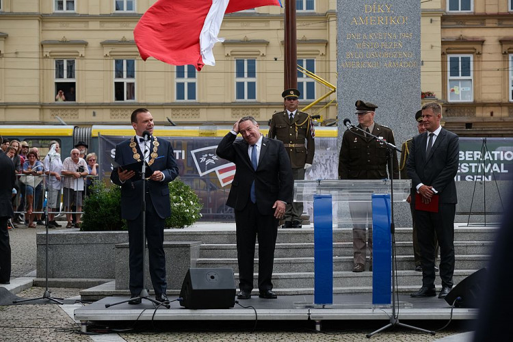 FOTOGALERIE: Mike Pompeo v Plzni