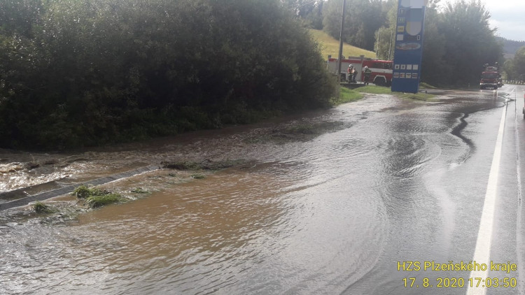FOTOGALERIE: Přívalový liják se přehnal Plzeňským krajem