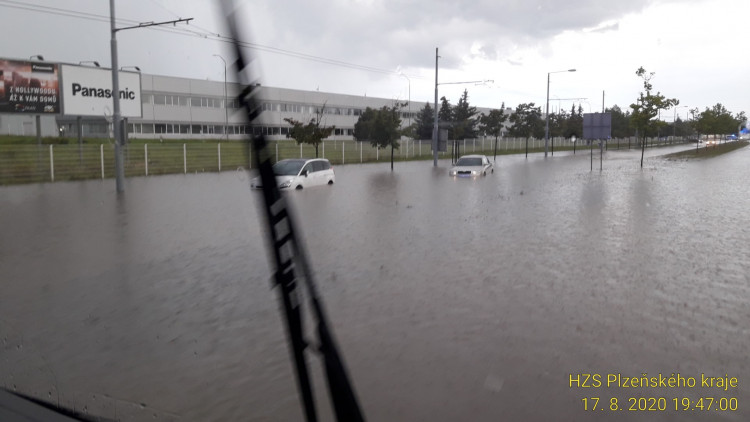 FOTOGALERIE: Přívalový liják se přehnal Plzeňským krajem