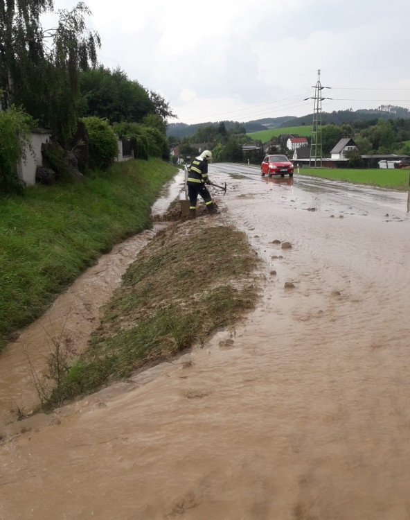 FOTOGALERIE: Přívalový liják se přehnal Plzeňským krajem