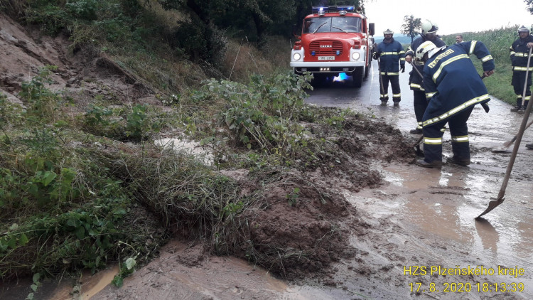 FOTOGALERIE: Přívalový liják se přehnal Plzeňským krajem
