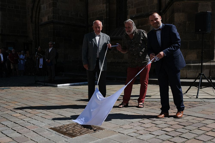 FOTOGALERIE: Odhalení pamětní desky připomínající okupaci z 21. srpna 1968