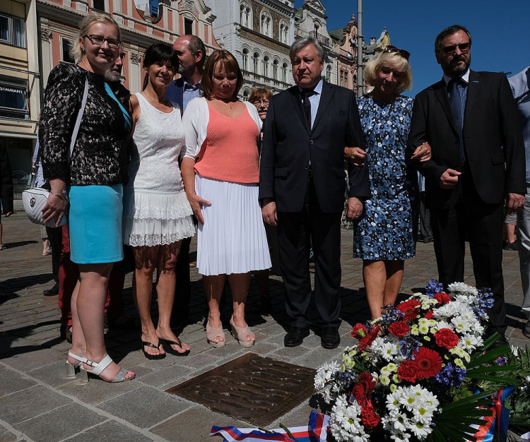 FOTOGALERIE: Odhalení pamětní desky připomínající okupaci z 21. srpna 1968