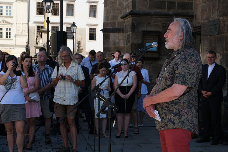 FOTOGALERIE: Odhalení pamětní desky připomínající okupaci z 21. srpna 1968