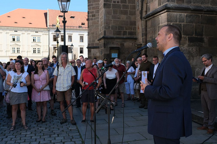FOTOGALERIE: Odhalení pamětní desky připomínající okupaci z 21. srpna 1968