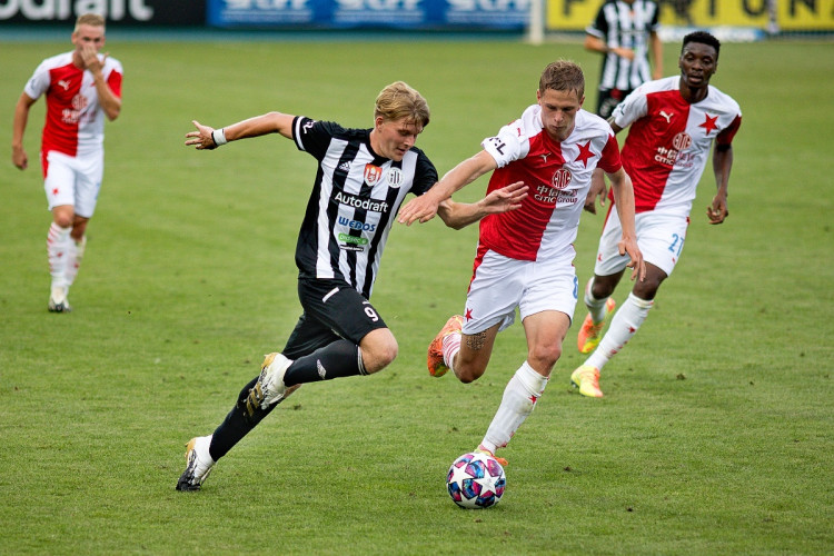 FOTOGALERIE: Slavia na jihu Čech dominovala a vykročila za obhajobou