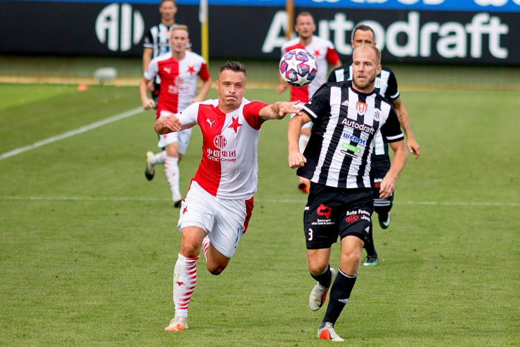 FOTOGALERIE: Slavia na jihu Čech dominovala a vykročila za obhajobou