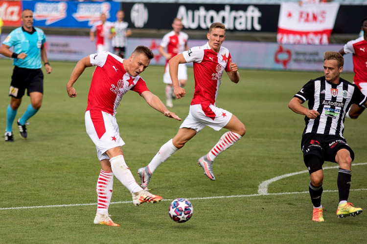 FOTOGALERIE: Slavia na jihu Čech dominovala a vykročila za obhajobou