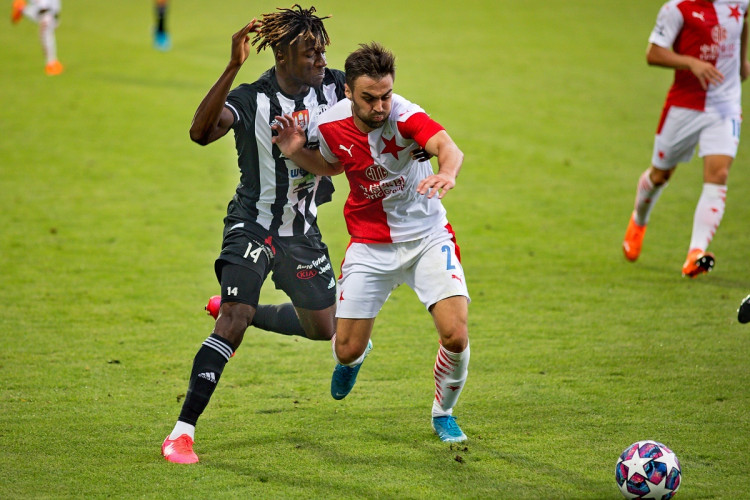 FOTOGALERIE: Slavia na jihu Čech dominovala a vykročila za obhajobou