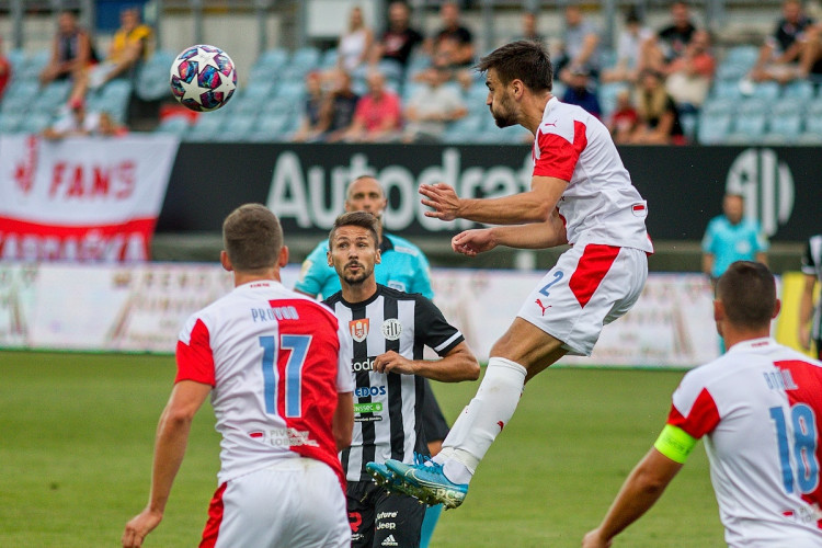 FOTOGALERIE: Slavia na jihu Čech dominovala a vykročila za obhajobou