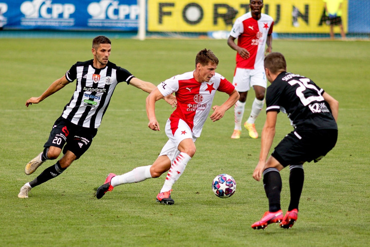 FOTOGALERIE: Slavia na jihu Čech dominovala a vykročila za obhajobou