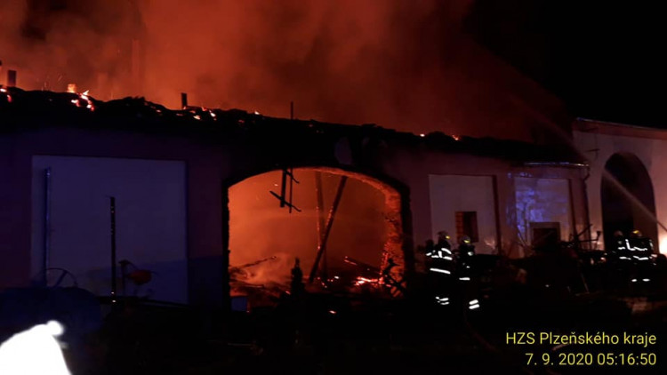 FOTOGALERIE: Požár zemědělského muzea