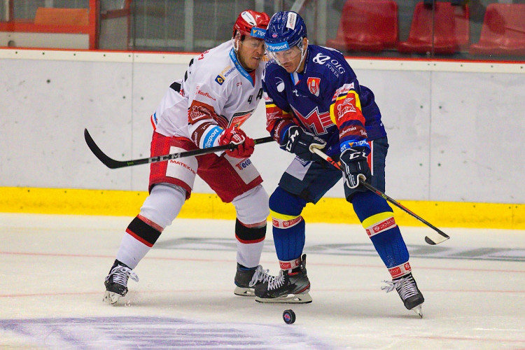 FOTOGALERIE: Motor se po sedmi letech vrátil do extraligy, doma nestačil na neoblíbený Mountfield