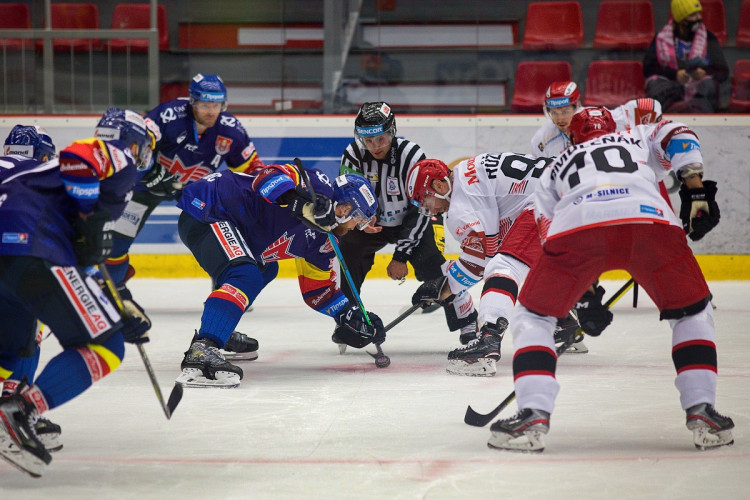 FOTOGALERIE: Motor se po sedmi letech vrátil do extraligy, doma nestačil na neoblíbený Mountfield