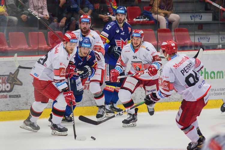 FOTOGALERIE: Motor se po sedmi letech vrátil do extraligy, doma nestačil na neoblíbený Mountfield