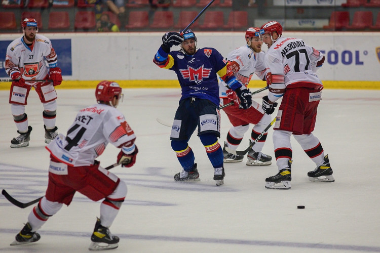 FOTOGALERIE: Motor se po sedmi letech vrátil do extraligy, doma nestačil na neoblíbený Mountfield