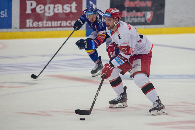 FOTOGALERIE: Motor se po sedmi letech vrátil do extraligy, doma nestačil na neoblíbený Mountfield