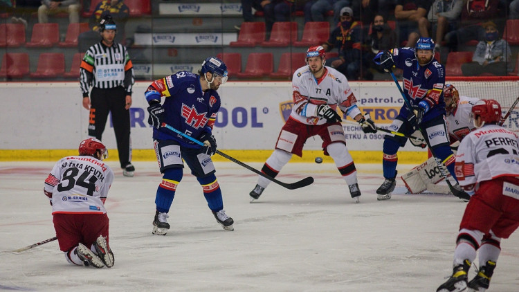 FOTOGALERIE: Motor se po sedmi letech vrátil do extraligy, doma nestačil na neoblíbený Mountfield