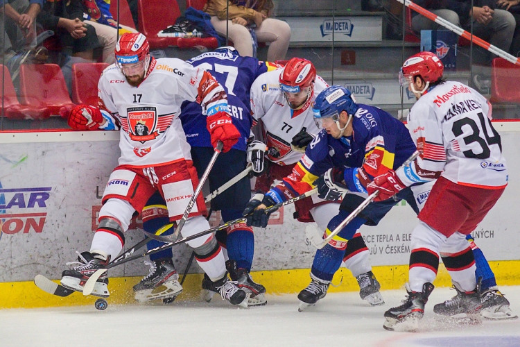 FOTOGALERIE: Motor se po sedmi letech vrátil do extraligy, doma nestačil na neoblíbený Mountfield