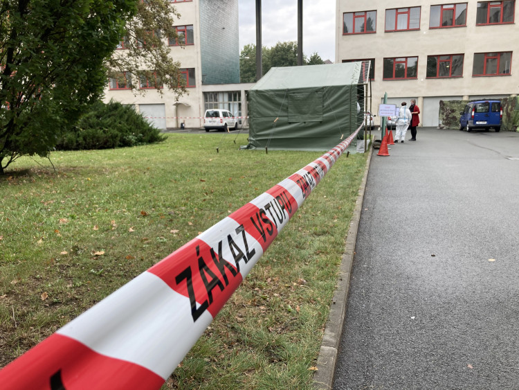 GALERIE: DRIVE-IN hlasování v Hradci Králové