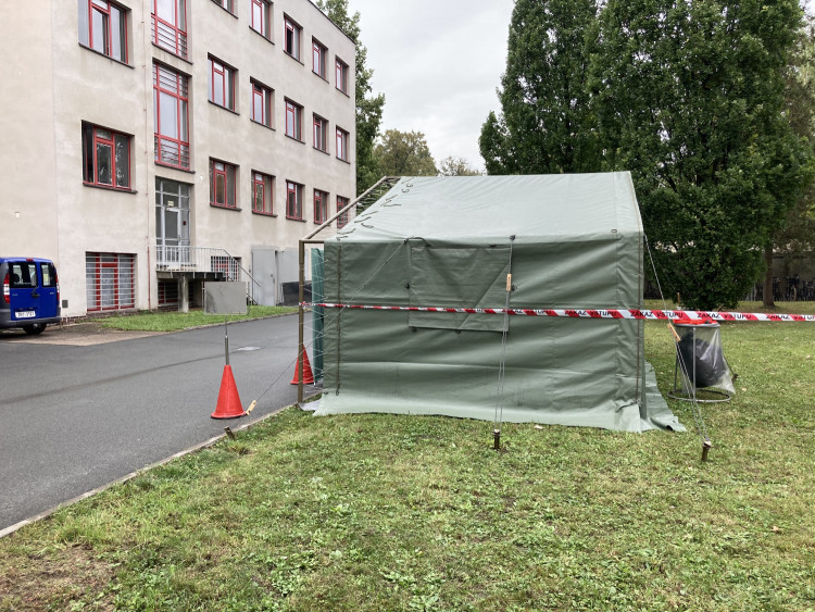 GALERIE: DRIVE-IN hlasování v Hradci Králové