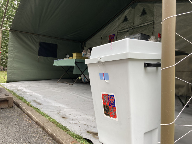 GALERIE: DRIVE-IN hlasování v Hradci Králové