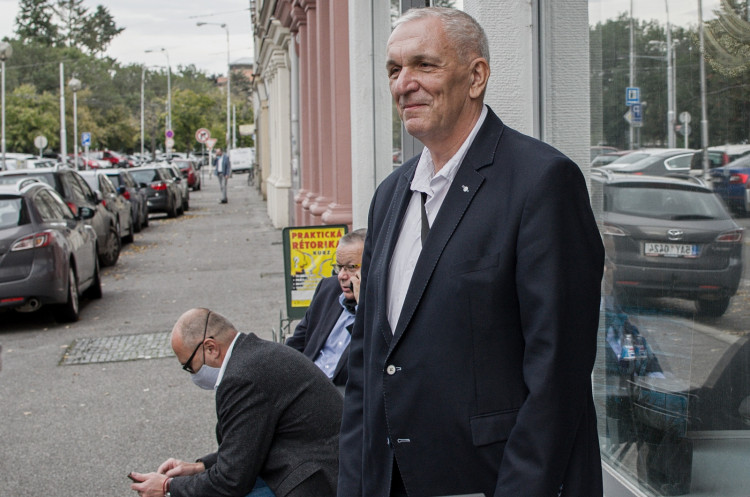 GALERIE: Ve volebních štábech bylo veselo. Hruškovice tekla proudem