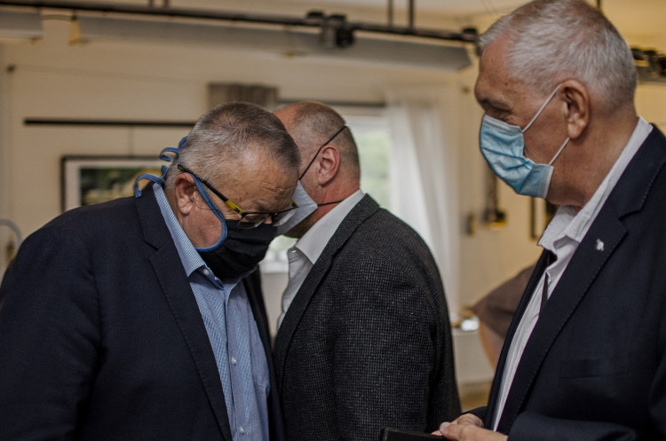 GALERIE: Ve volebních štábech bylo veselo. Hruškovice tekla proudem