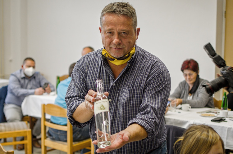 GALERIE: Ve volebních štábech bylo veselo. Hruškovice tekla proudem