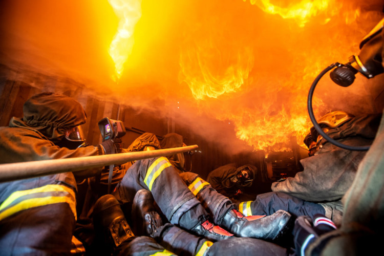 GALERIE: Hasiči trénovali ve FLASHOVER kontejneru