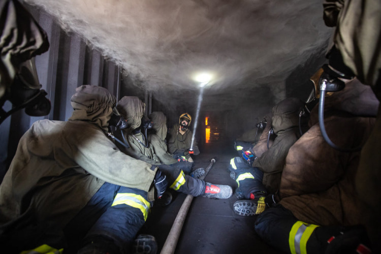 GALERIE: Hasiči trénovali ve FLASHOVER kontejneru