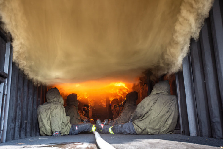 GALERIE: Hasiči trénovali ve FLASHOVER kontejneru