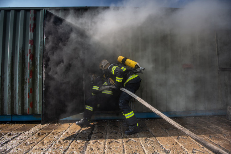 GALERIE: Hasiči trénovali ve FLASHOVER kontejneru