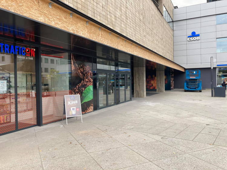 GALERIE: Po rekonstrukci otevřený obchodní dům Atrium