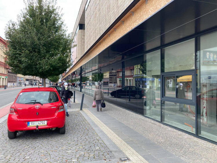 GALERIE: Po rekonstrukci otevřený obchodní dům Atrium