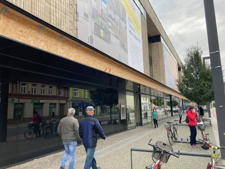 GALERIE: Po rekonstrukci otevřený obchodní dům Atrium