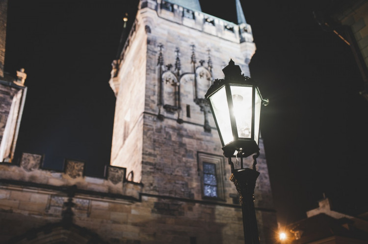 FOTOGALERIE: Vydejte se na procházku večerní Prahou. Z Václaváku přes Karlův most až na Hrad