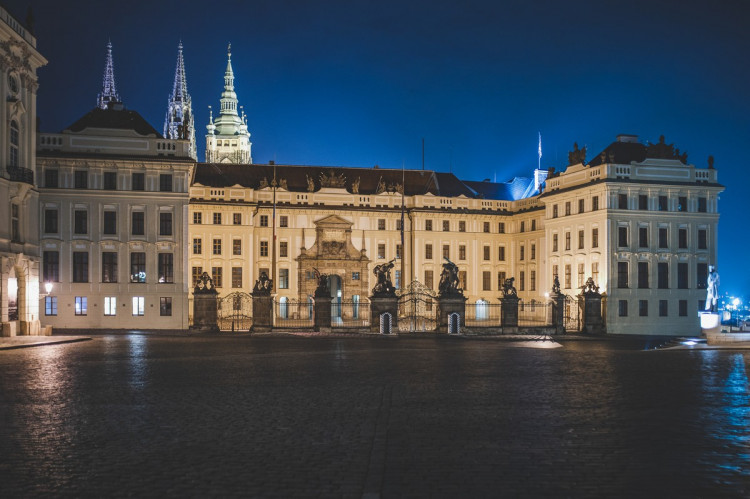 FOTOGALERIE: Vydejte se na procházku večerní Prahou. Z Václaváku přes Karlův most až na Hrad
