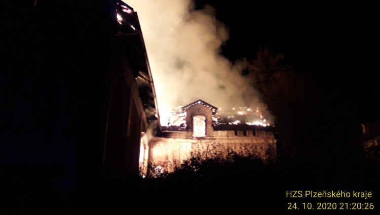 FOTOGALERIE: Požár zemědělského objektu