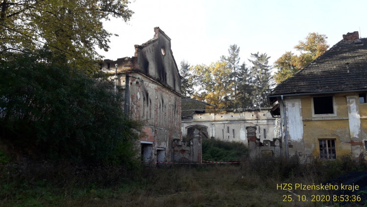 FOTOGALERIE: Požár zemědělského objektu